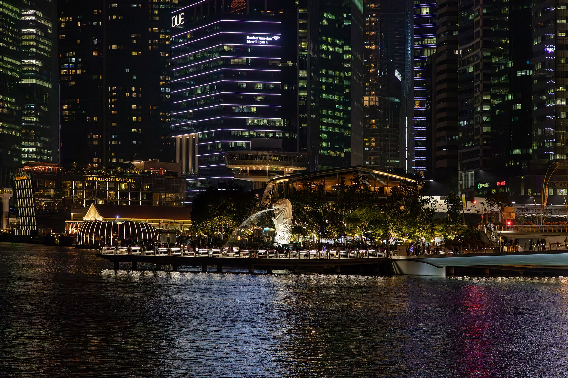 Merlion Park and the Singapore skyline at night